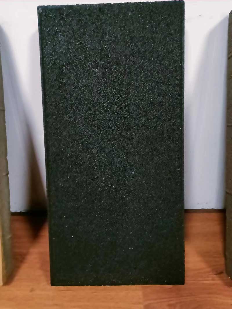 1652265931122324.jpg 300-600-60透水磚黑色2.jpg